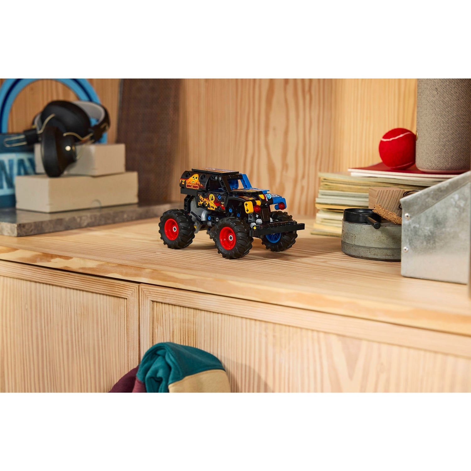 LEGO® 42219 Monster Jam Grave Digger Fire and Ice - Technic
