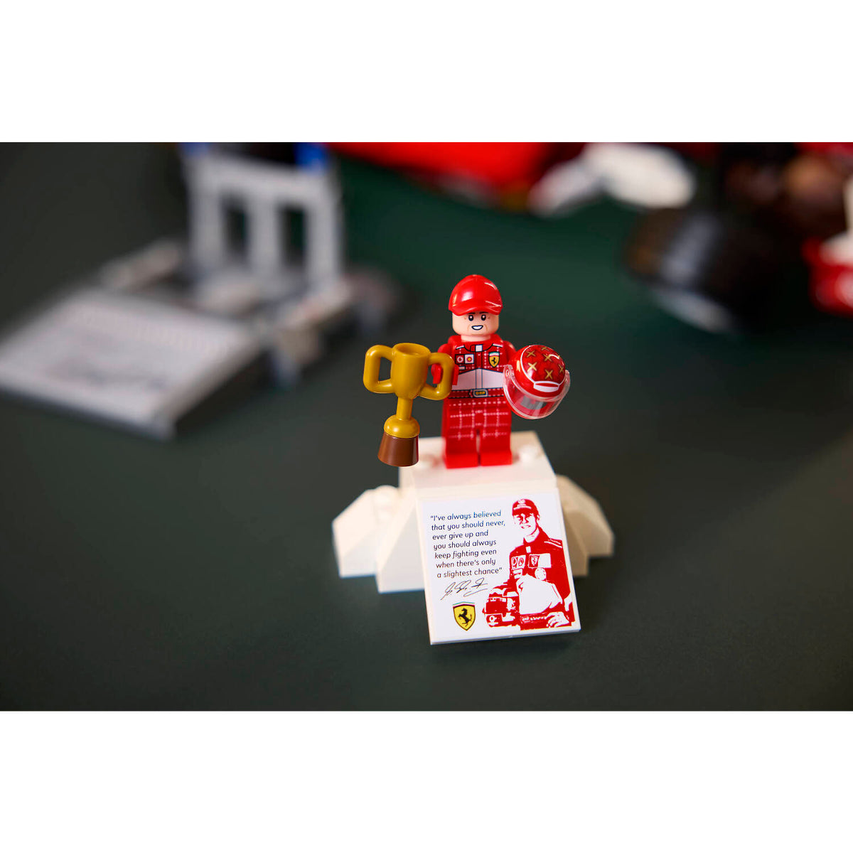 LEGO® 11375 Ferrari F2004 & Michael Schumacher - ICONS