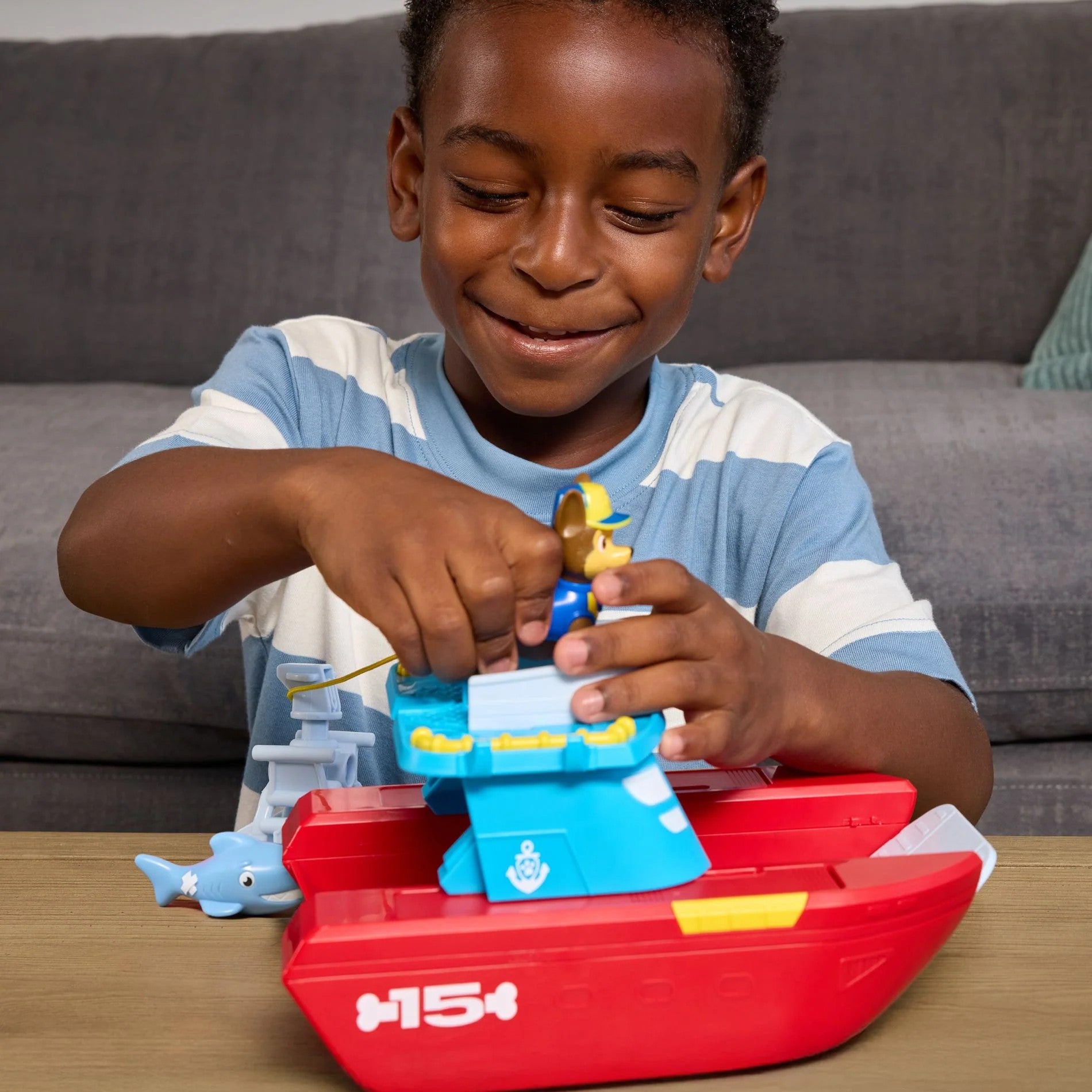 Paw Patrol - Sea Patroller Vehicle with Chase Figure