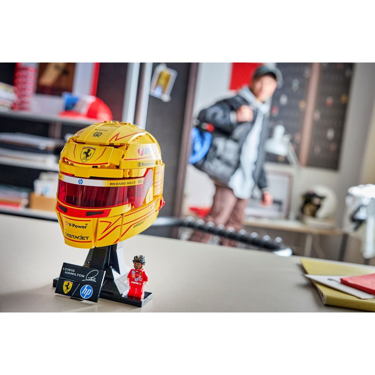 LEGO® 43022 Scuderia Ferrari HP Lewis Hamilton Helmet - Editions