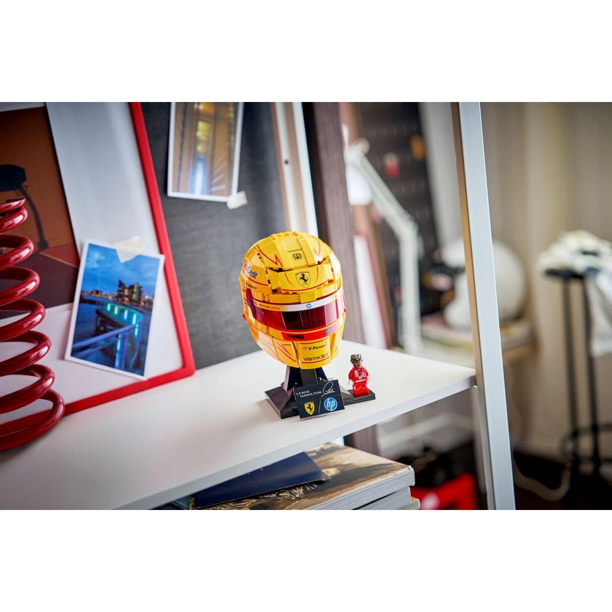 LEGO® 43022 Scuderia Ferrari HP Lewis Hamilton Helmet - Editions