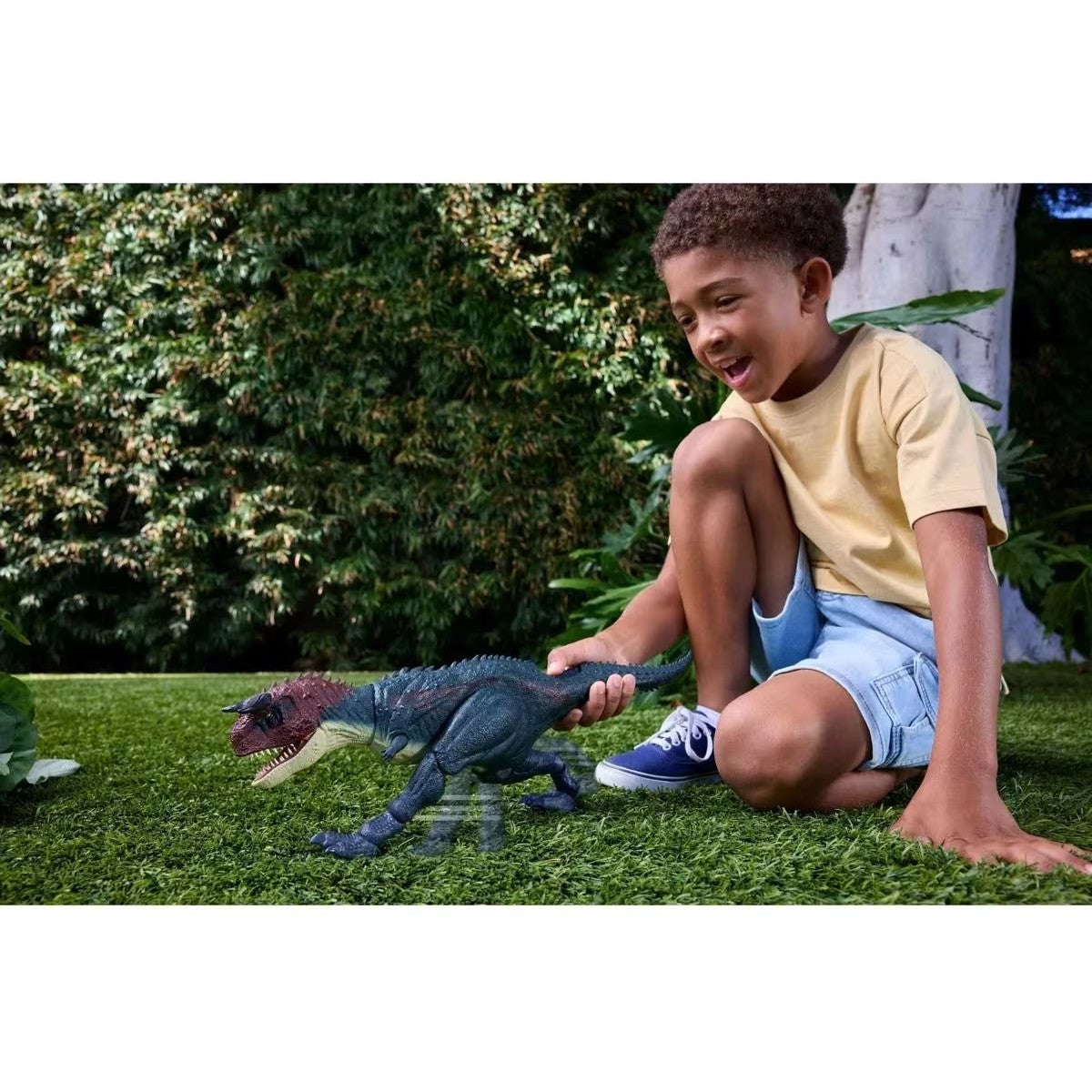 Jurassic World - Charge N Chomp Carnotaurus Running Roaring Dinosaur Action Figure - Mattel