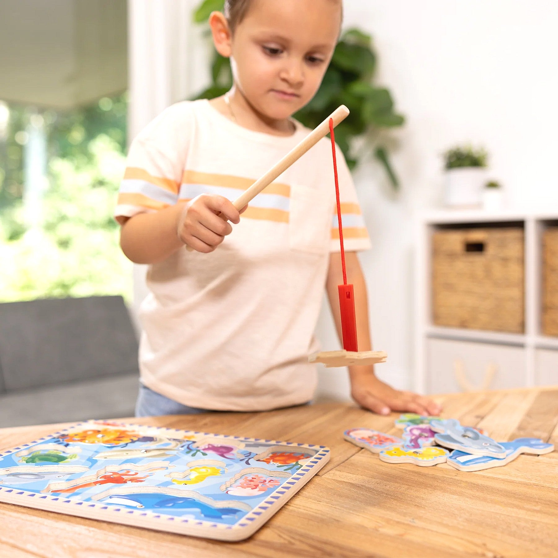 Melissa & Doug - Wooden Fishing Magnetic Puzzle Game 10 Pieces