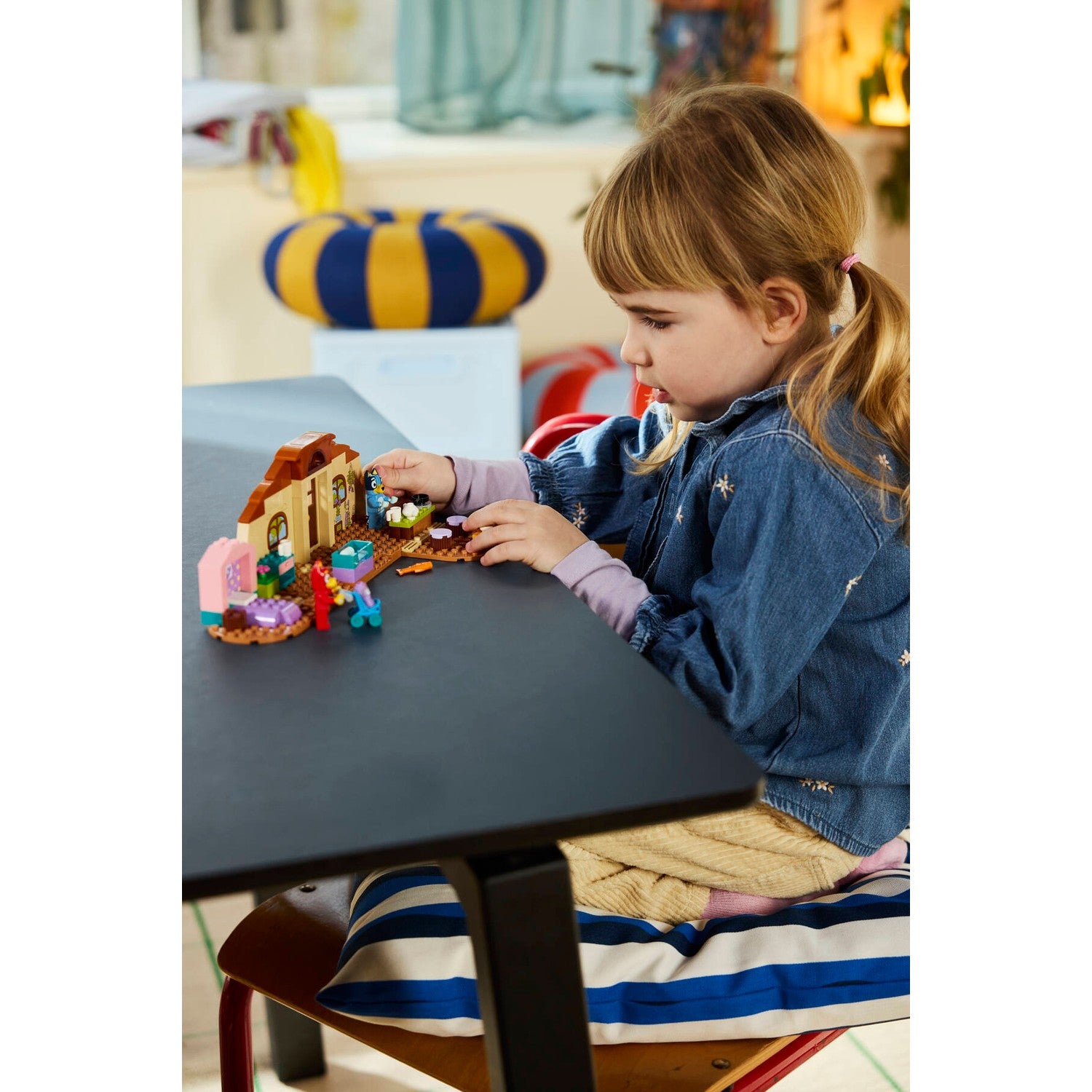 LEGO® 11221 School with Rusty and Bluey - Bluey 4+