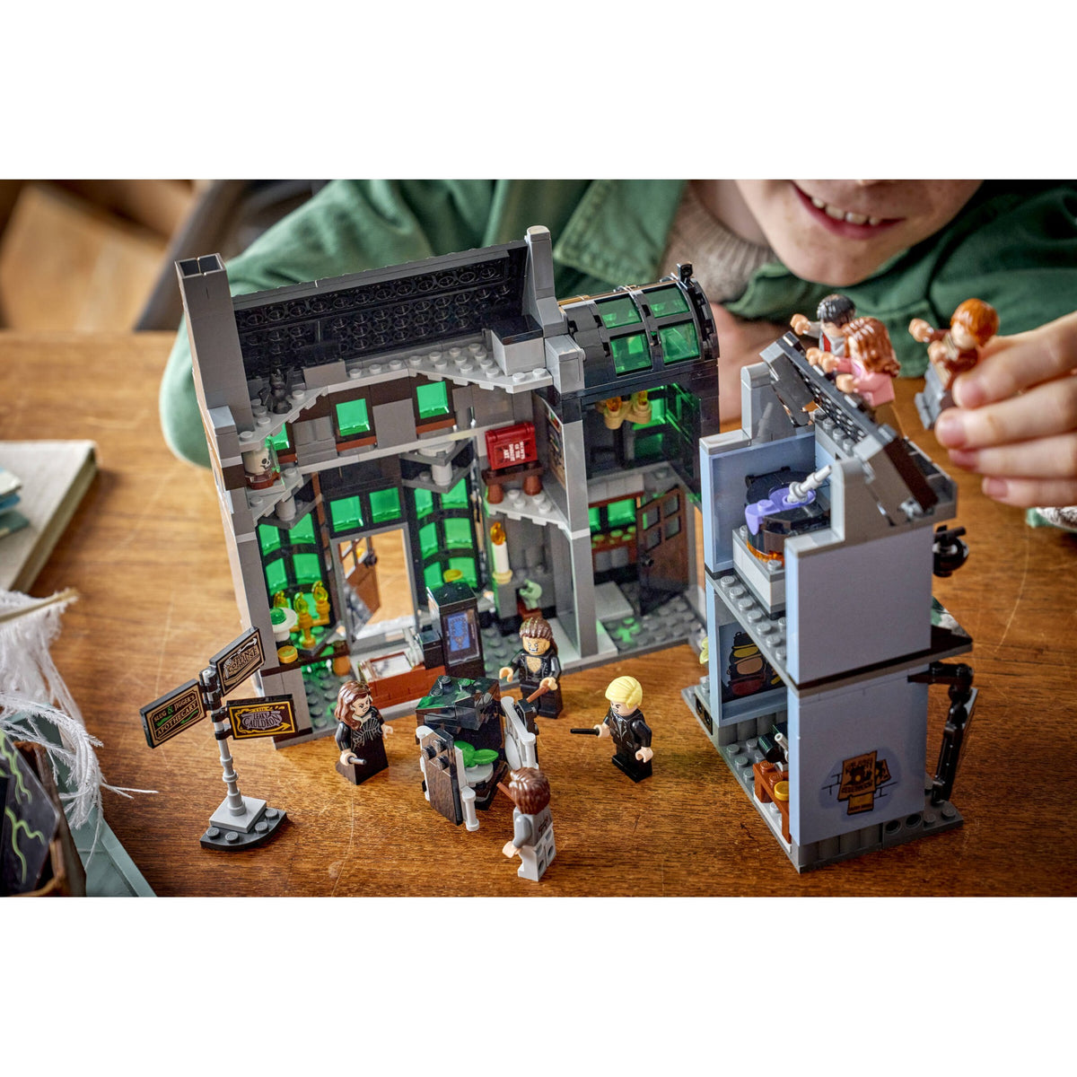 LEGO® 76471 Knockturn Alley Wizarding Shops - Harry Potter™