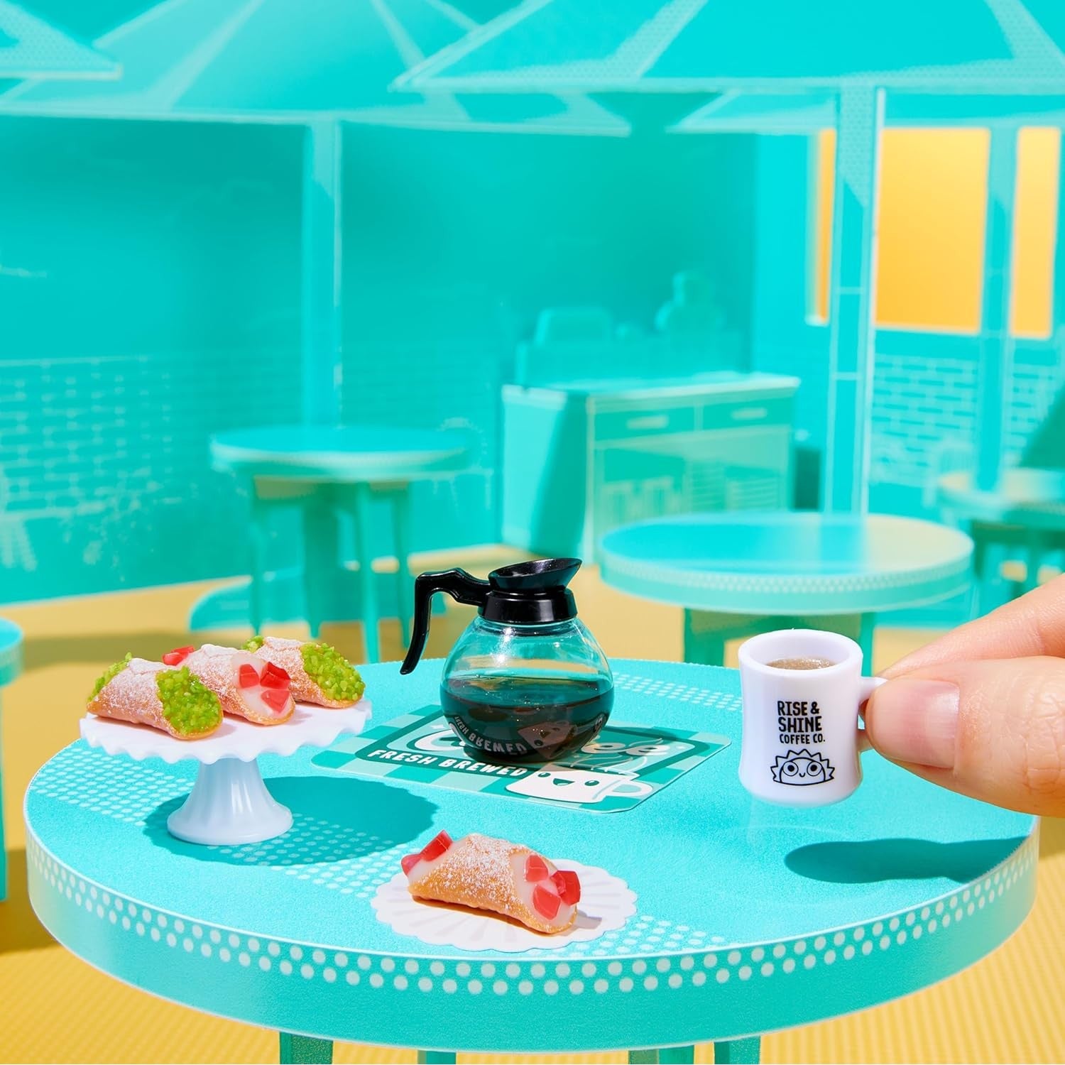 MGA's -  Miniverse - Make It Mini Cafe Series Series 6 Blind Capsule