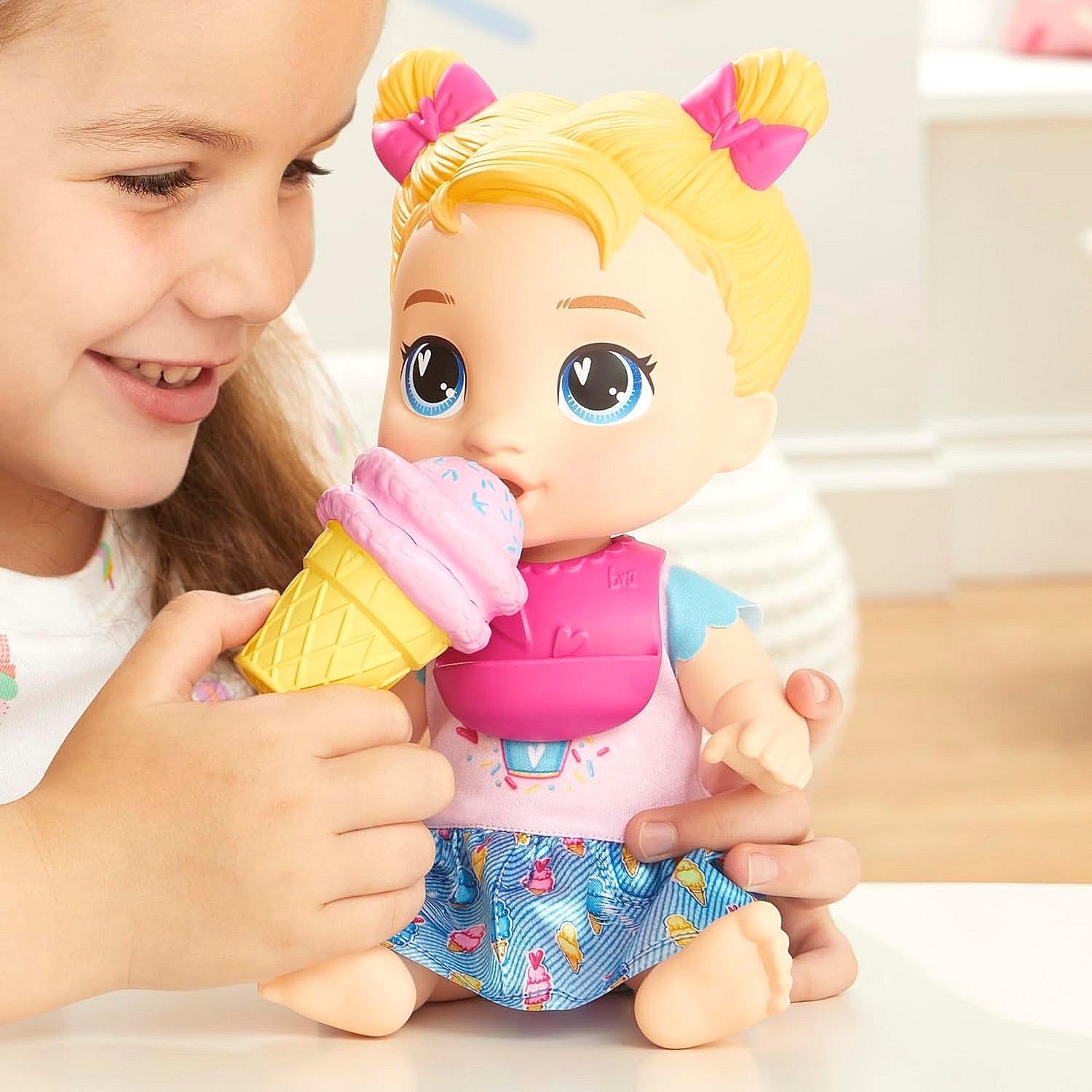 Baby Alive - Sweet Snacks Harper Hugs Doll - Hasbro
