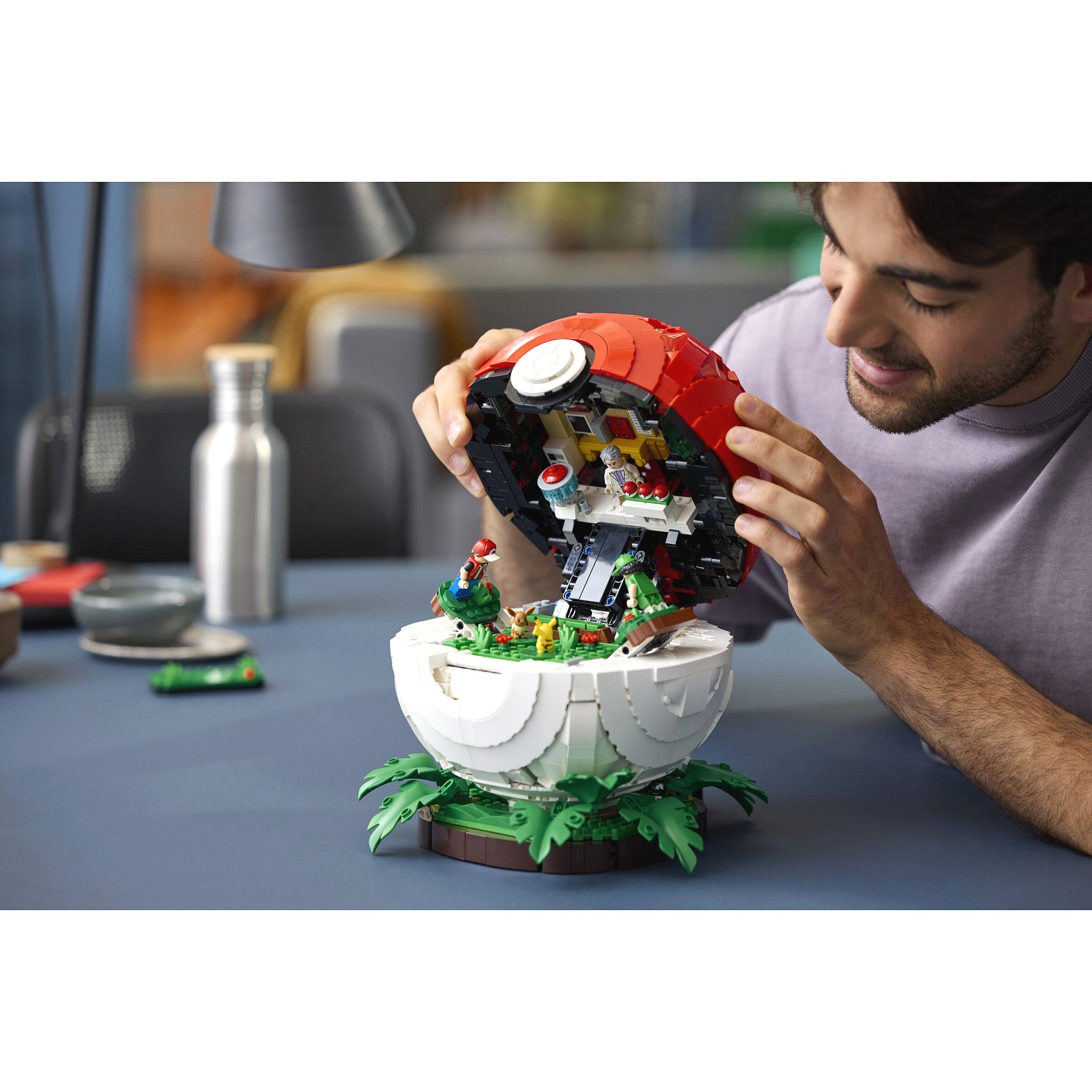 LEGO® 72154 Iconic Trainer Moments Poke Ball - Pokémon™