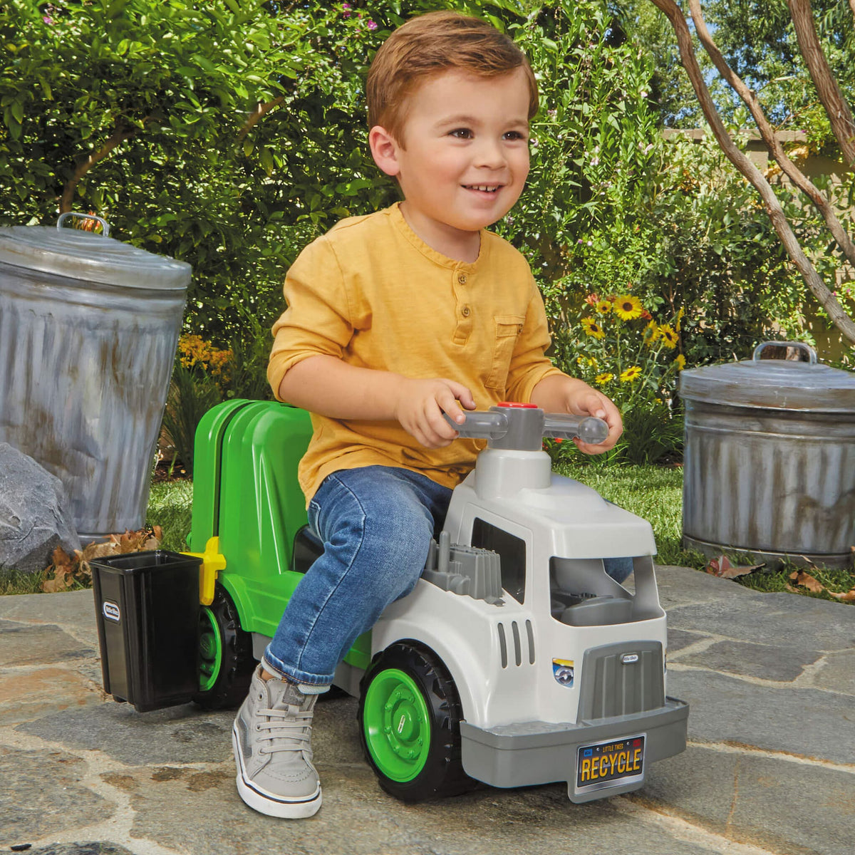 Little Tikes - Dirt Digger Garbage Scoot
