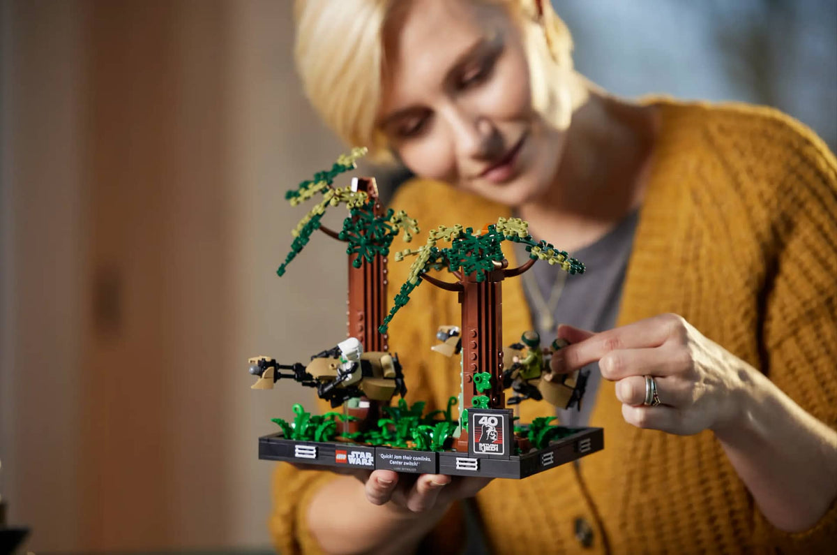 LEGO® 75353 Endor Speeder Chase Diorama - Star Wars™