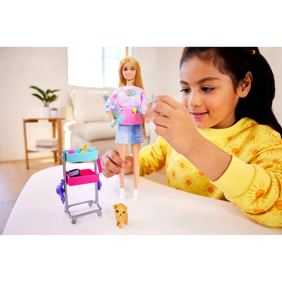Barbie - malibu Stylist Doll & 14 Accessories Playset Hair & Makeup Theme With Puppy & Styling Cart - Mattel