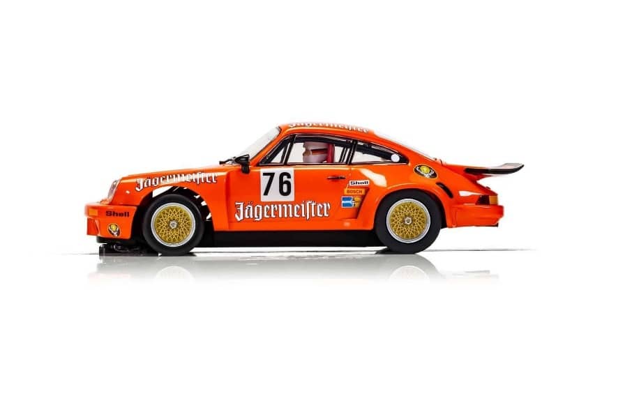 SCALEXTRIC - C4211 1:32 PORSCHE 911 CARRERA RSR SLOT CAR SUIT CARRERA