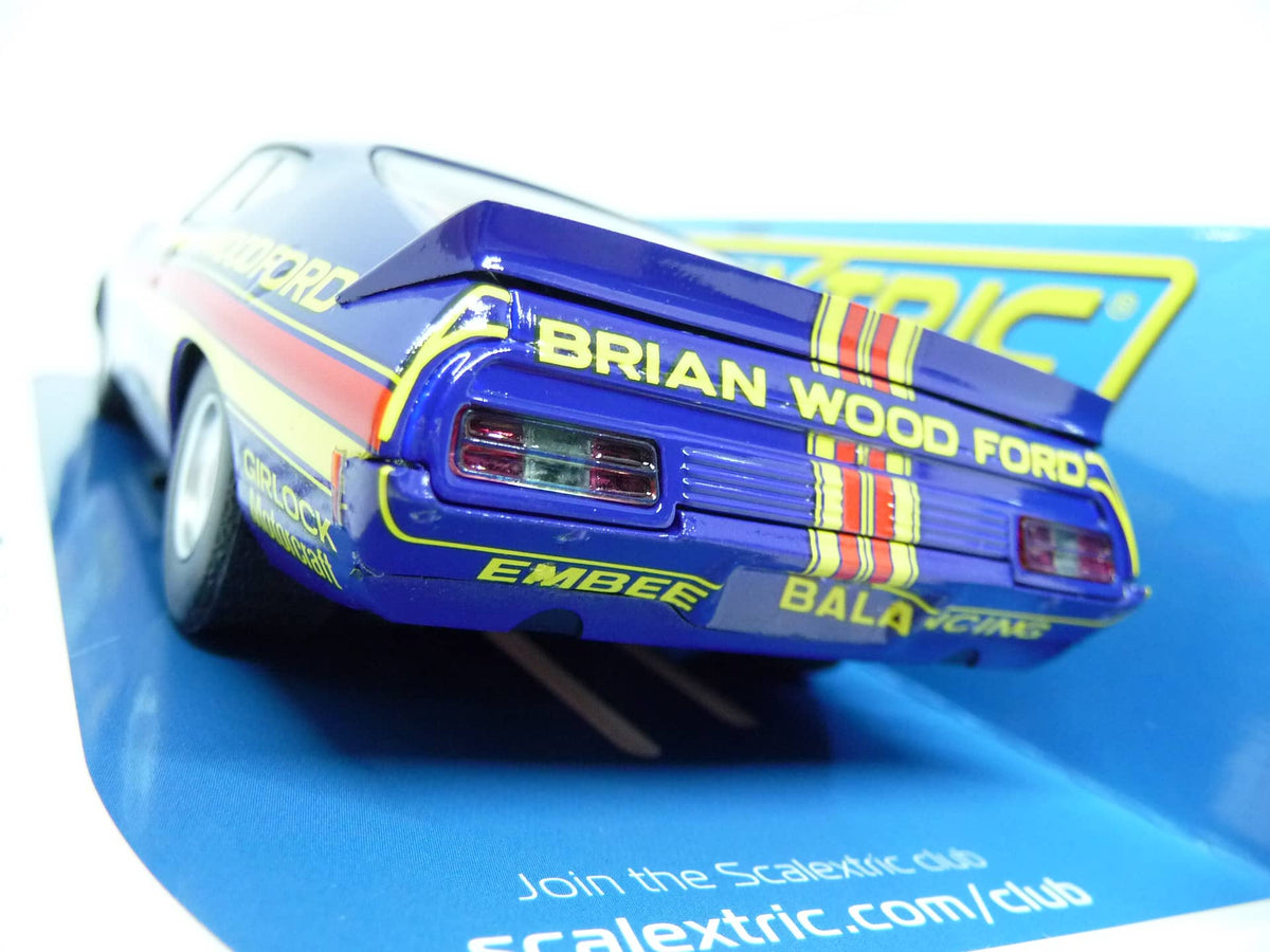 SCALEXTRIC - C4260 1:32 FORD FALCON XC NO18 BATHURST 1978 SLOT CAR SUIT CARRERA
