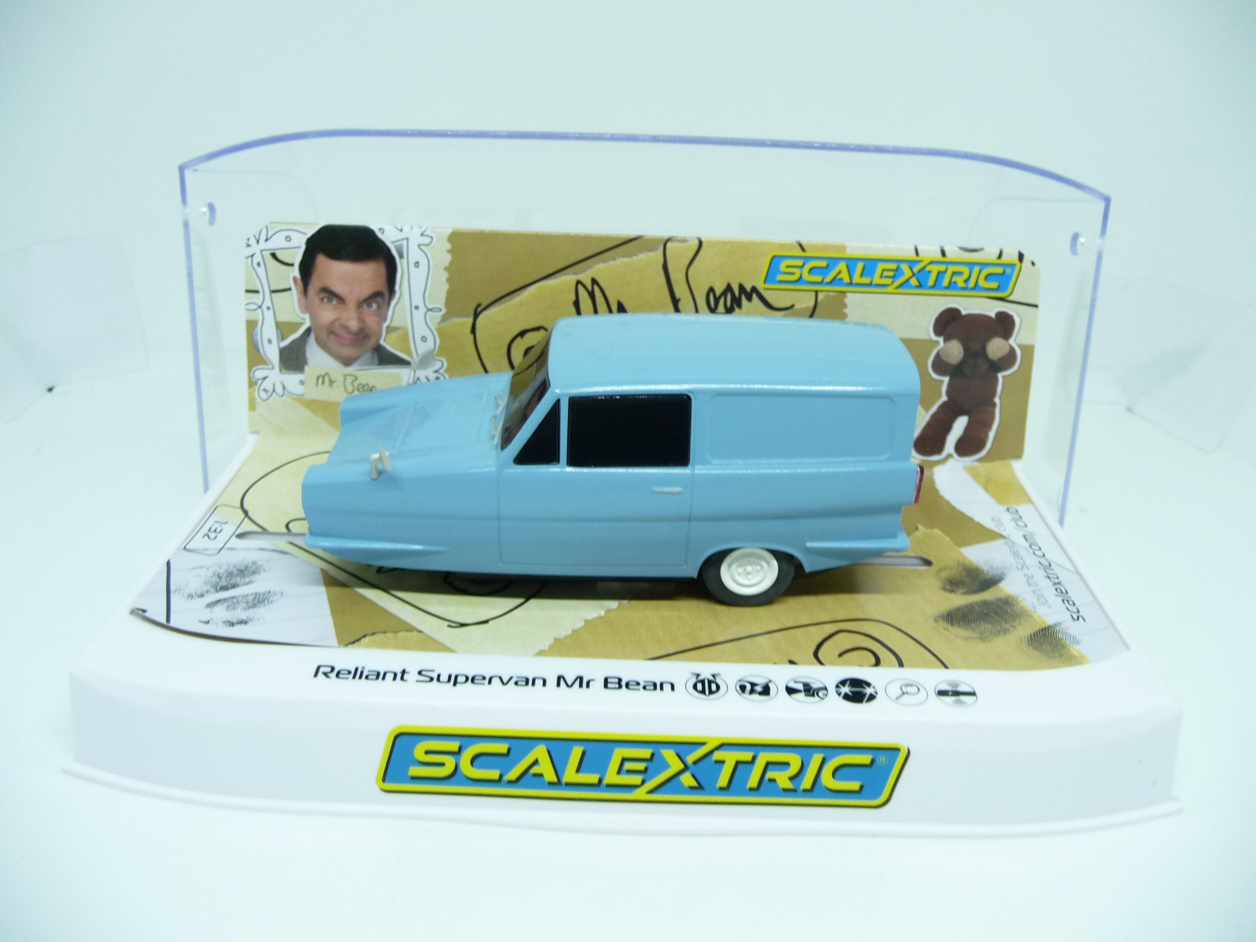 SCALEXTRIC - C4259 1:32 RELIANT REGAL SUPERVAN MR BEAN SLOT CAR SUIT CARRERA