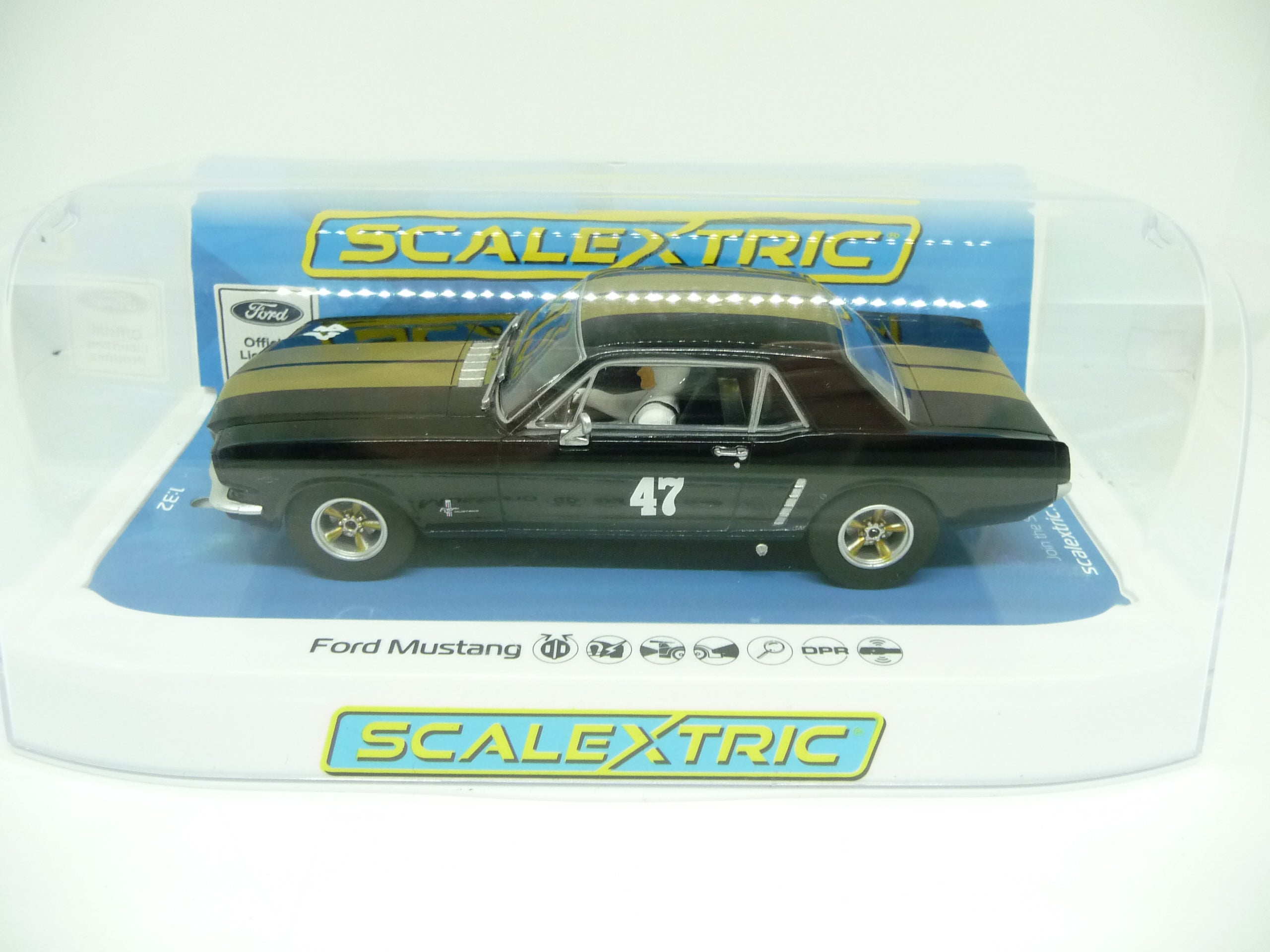 SCALEXTRIC - C4405 FORD MUSTANG BLACK GOLD