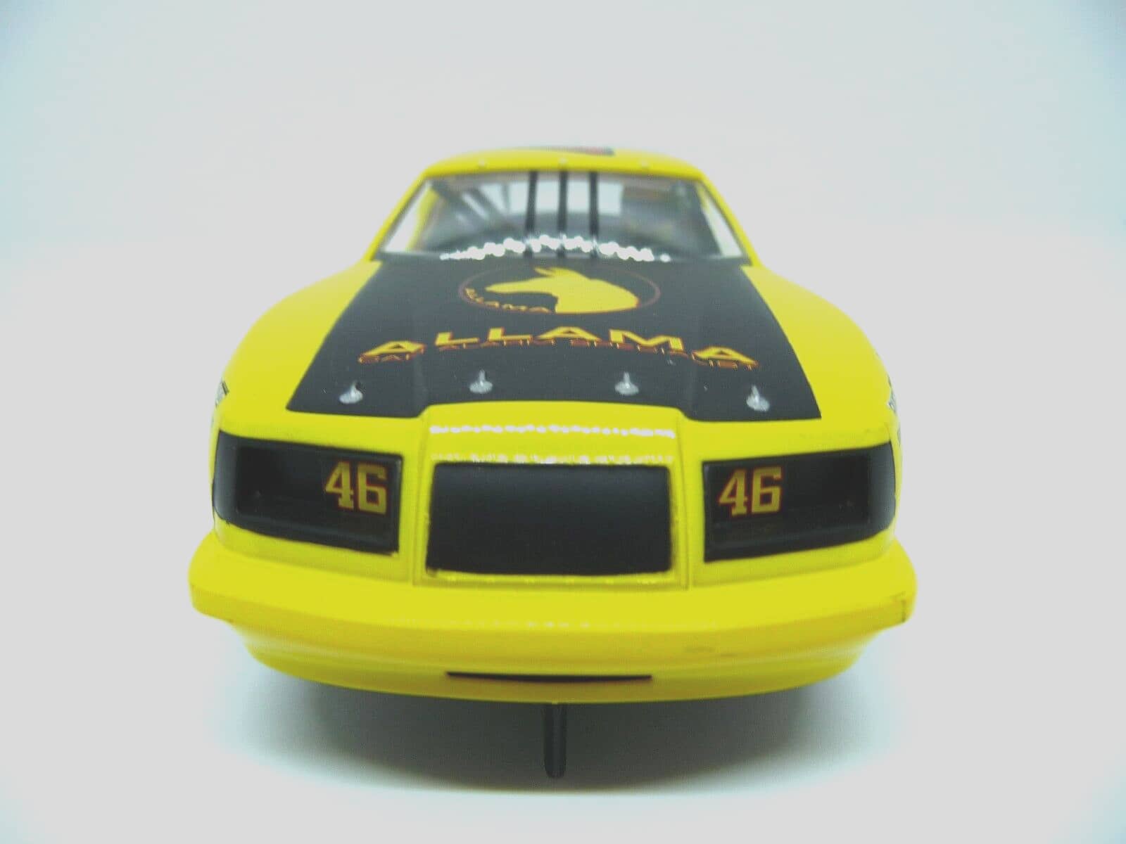 SCALEXTRIC - C4088 1:32 FORD THUNDERBIRD YELLOW BLACK #46 SLOT CAR SUIT CARRERA