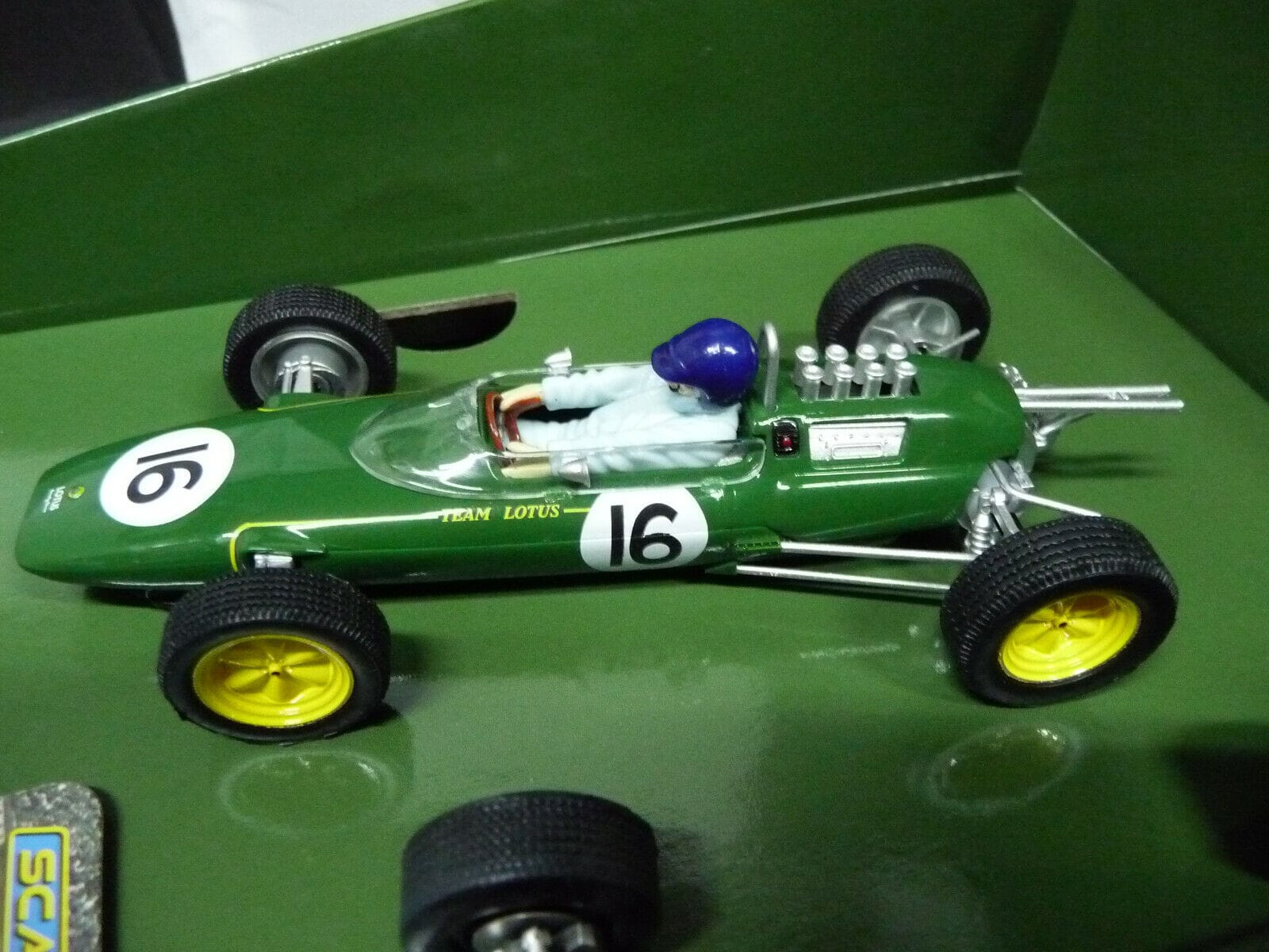SCALEXTRIC - C4184A 1:32 THE GENIUS OF COLIN CHAPMAN TEAM LOTUS TRIPLE PACK