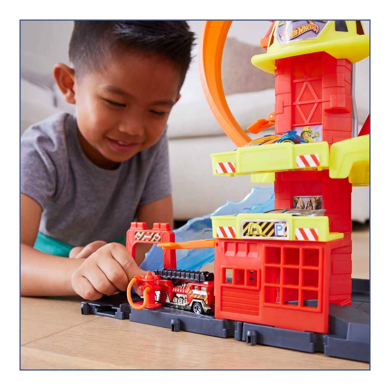 Hot Wheels - City Super Loop Fire Station