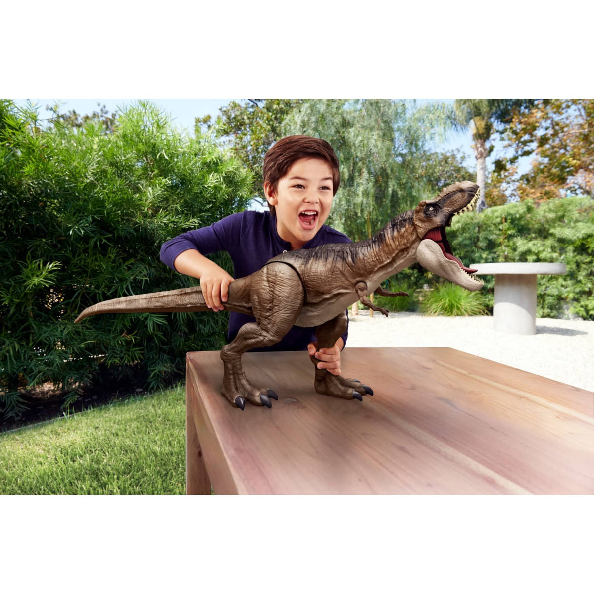 Jurassic World - Super Colossal Tyrannosaurus Rex Dinosaur Figure