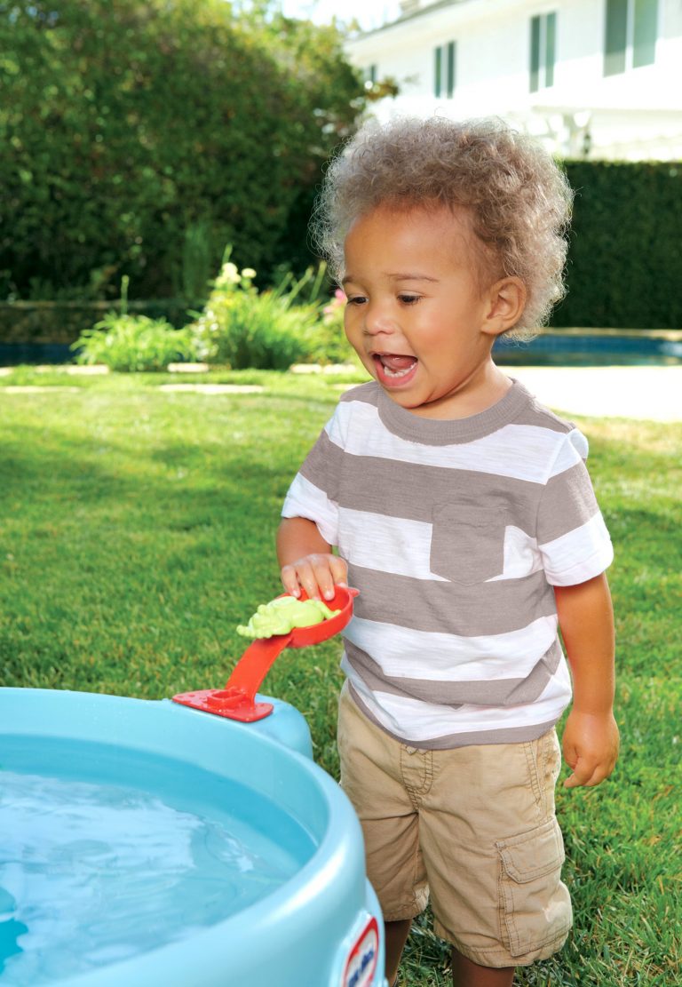 fish and splash water table